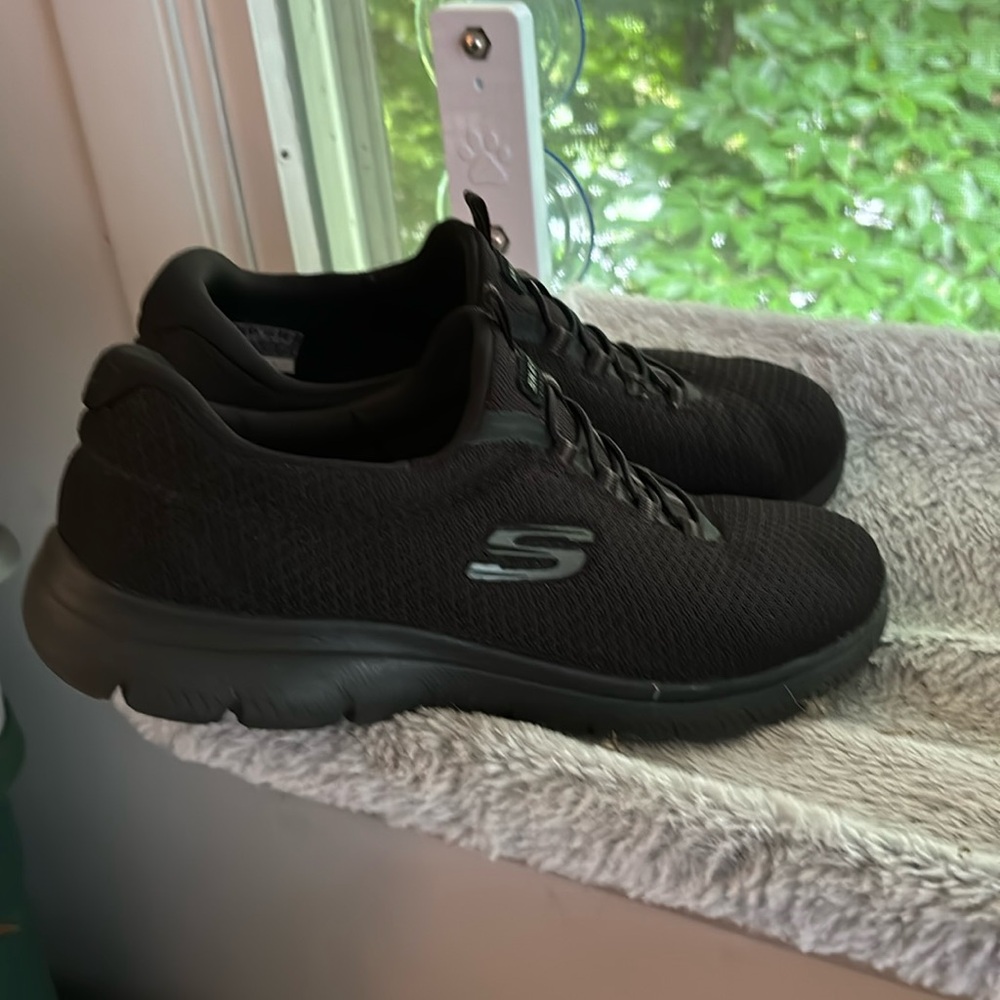 Sketchers slip on sneakers